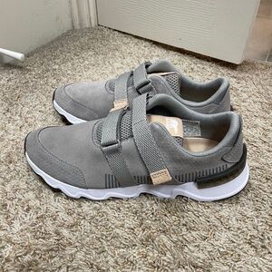 Sorel kinetic lite sneakers